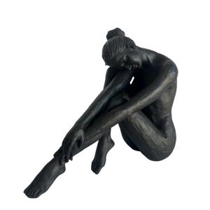 ESCULTURA BAILARINA SENTADA